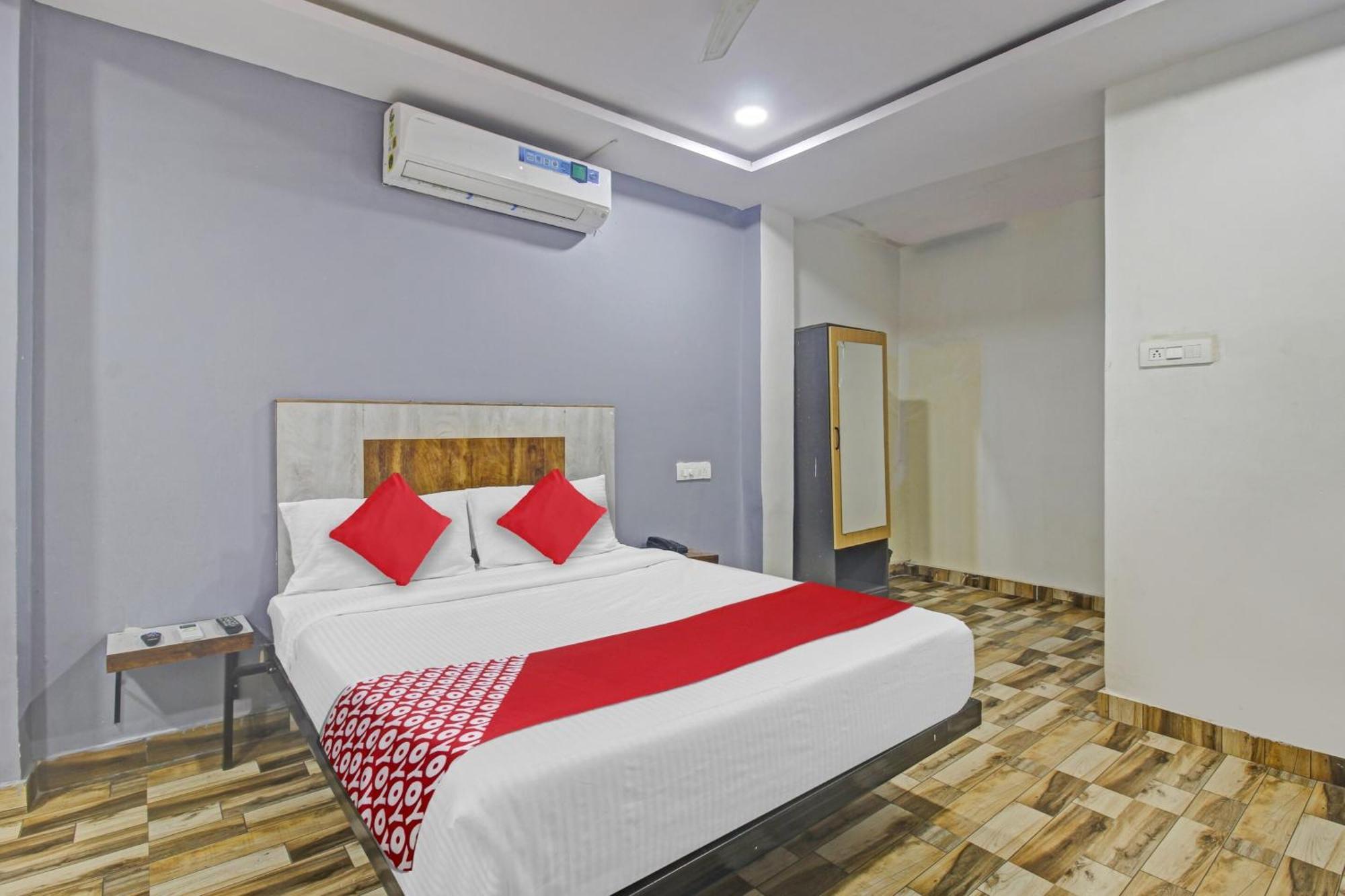 Super Hotel O Sri Sai Regency Haiderabad Buitenkant foto