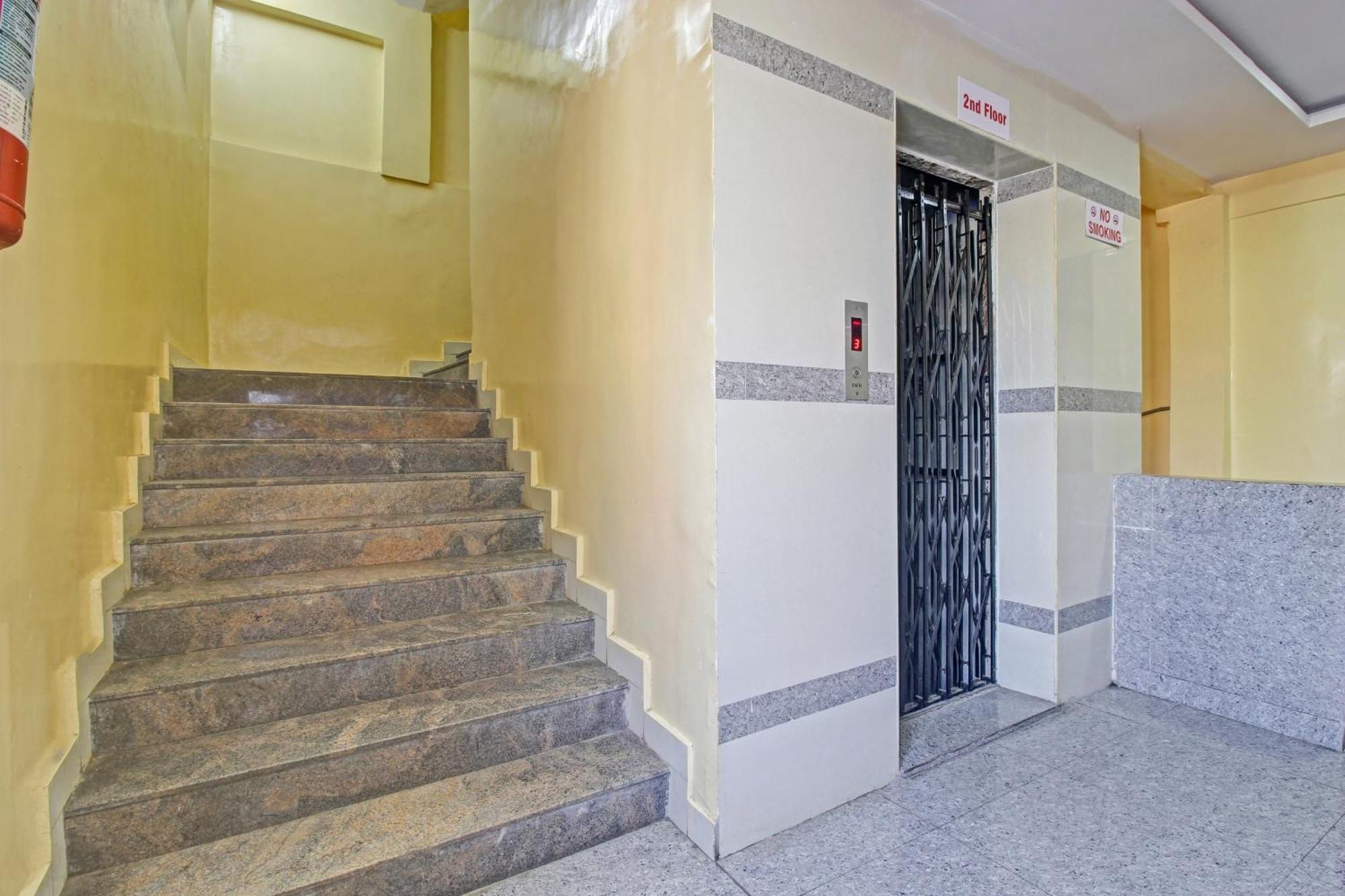 Super Hotel O Sri Sai Regency Haiderabad Buitenkant foto